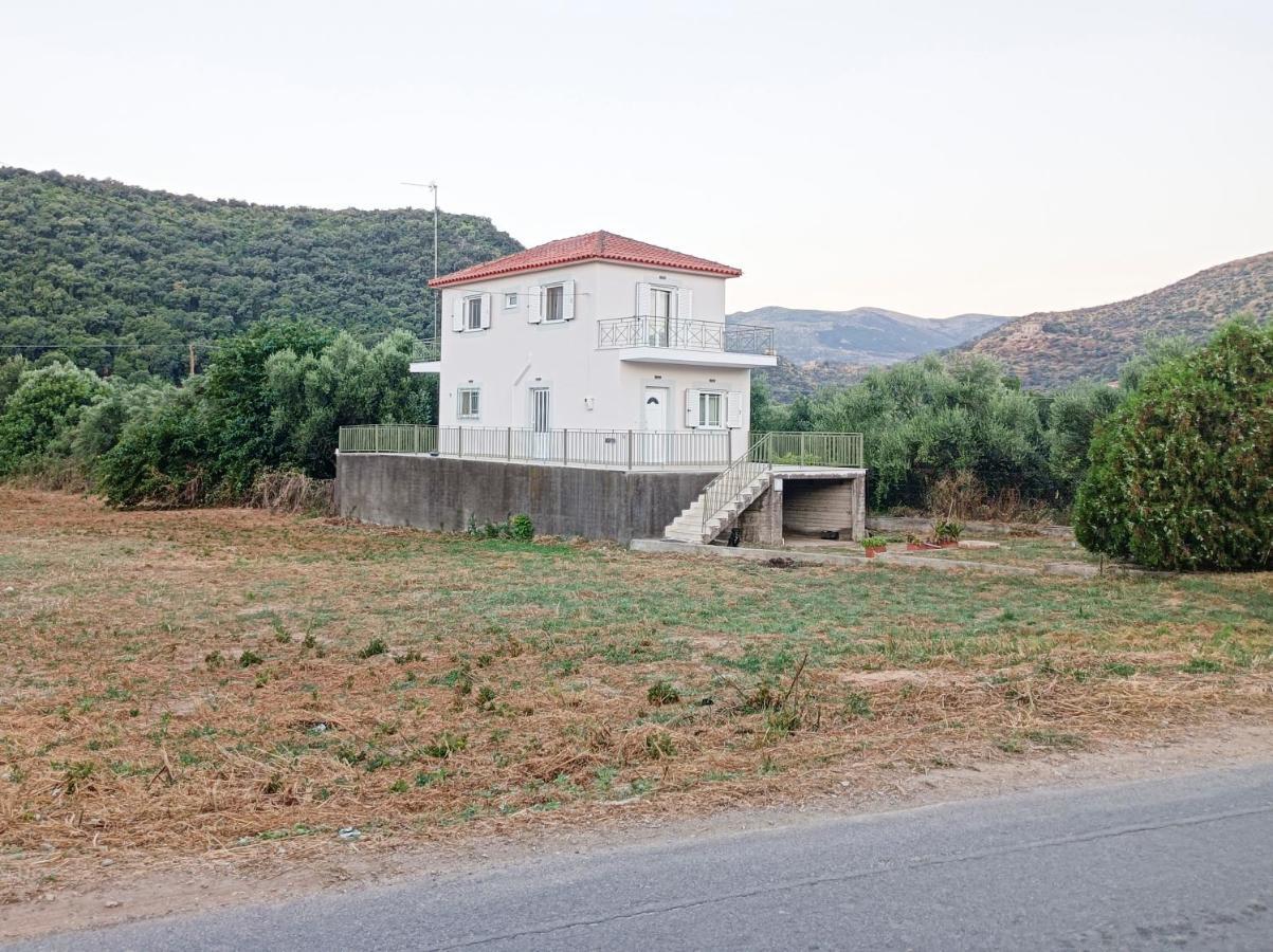 Zoi'S Hοuse.Vacation Home In Mani Near Vathi Beach Екстер'єр фото